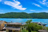 อ่าวสลัด Fishing Village